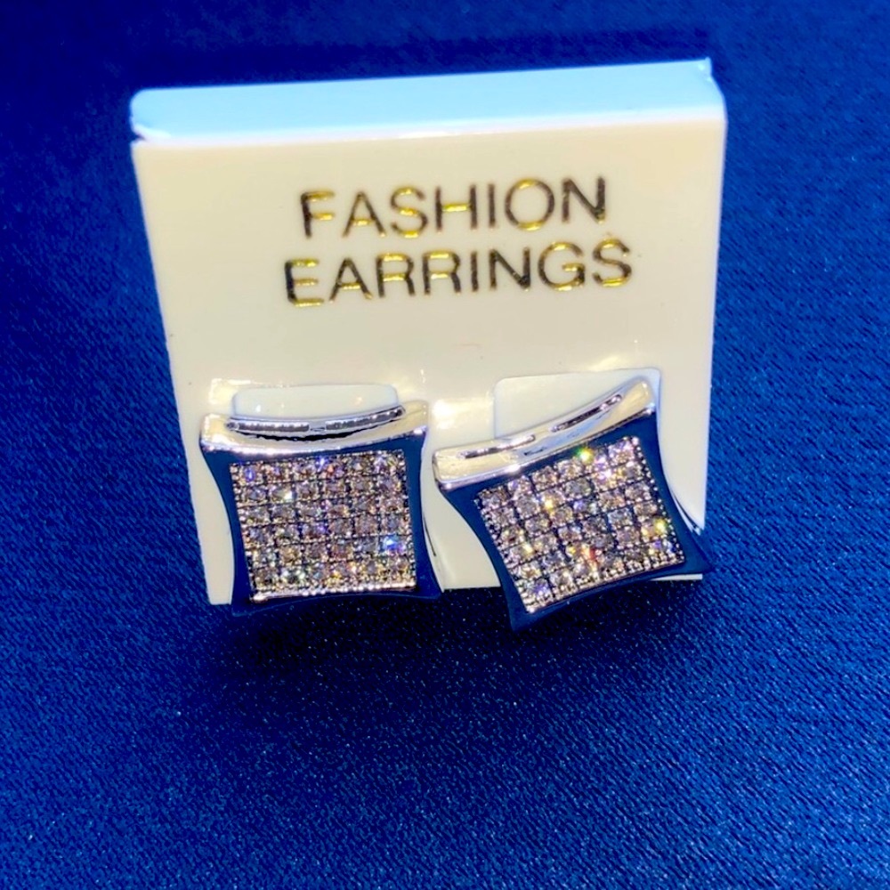 Unisex Sterling Silver Earings.